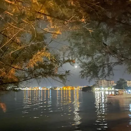 Angela's Seaside Luxury Flat Λευκαντί