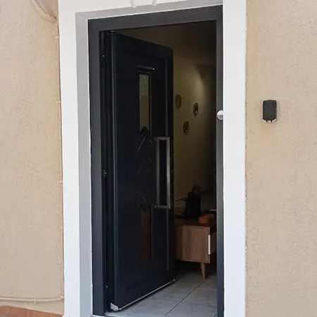 Angela's Seaside Luxury Flat Λευκαντί